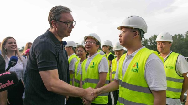 三叶草策略 塞尔维亚总统武契奇视察山东高速集团承建的多瑙走廊快速路项目